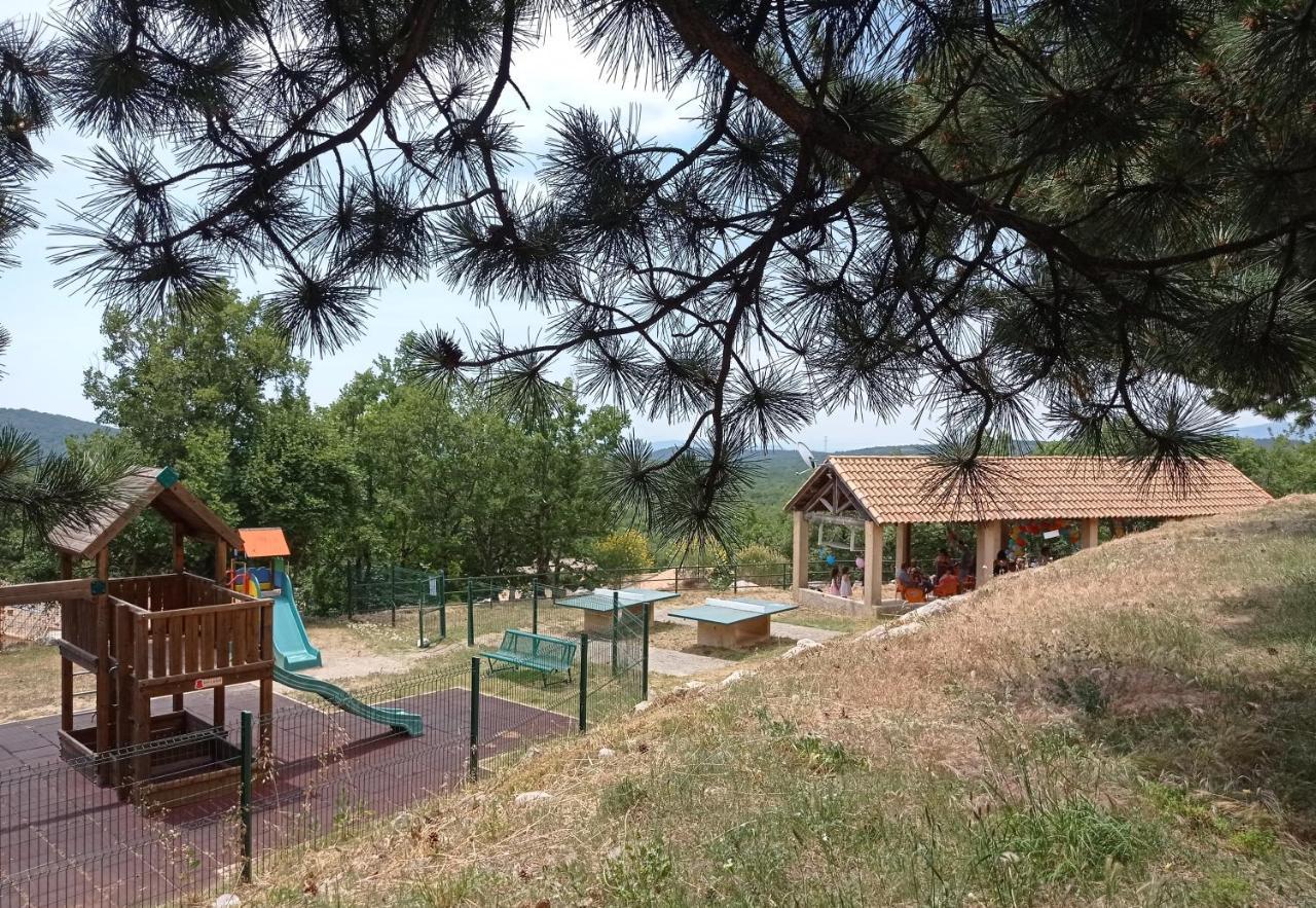 Maisonnette en résidence avec piscine et tennis Saint-Vallier-de-Thiey Exterior foto